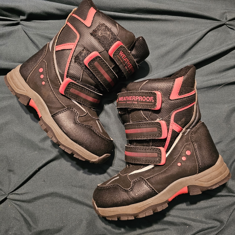 Weatherproof Kids Black and Pink Boots